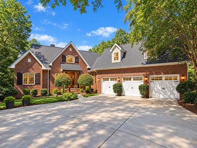 380 Abercrombie Pointe