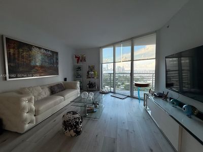 325 S Biscayne Blvd APT 2024