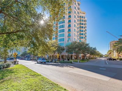 288 Beach Dr NE APT 6A