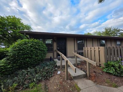 1726 Sunapple Way