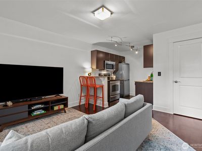 120 NW 39th Street #104