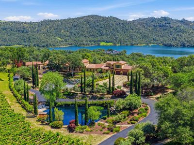 9688 Clos Du Lac Cir