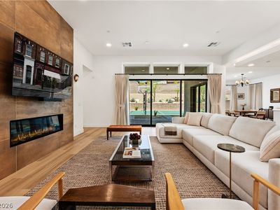 413 Vista Sunset Ave