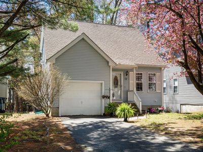 12 Magnolia Ln