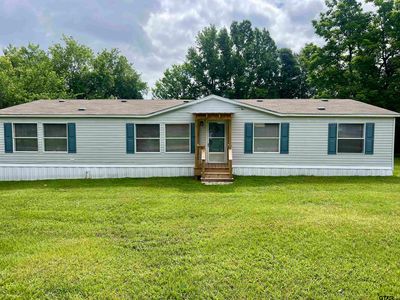 Property at 601 S Taylor St, Linden, TX