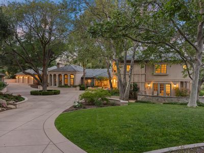 651 Oak Grove Ct