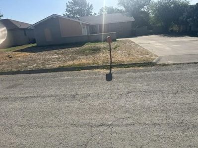 Property at 112 King Charles Pl, Del Rio, TX