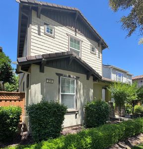 218 W Erics Way