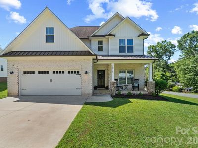 1215 Robinhood Ln