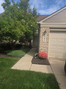 4241 Hunters Cir W #W