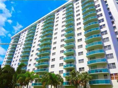 19390 Collins Ave APT 308