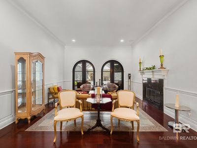 10693 Redfern Rd