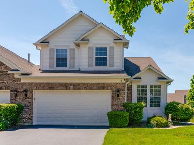 2 Tiverton Ct