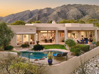 6100 N Paseo Valdear