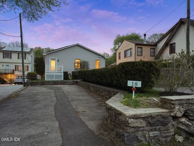 18 Moshier St