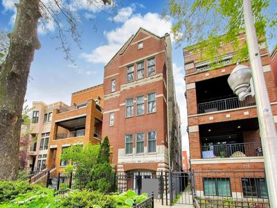 924 W Wolfram St APT 1