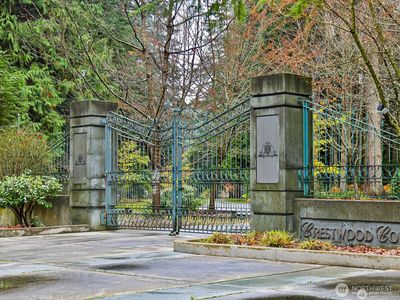 1865 Crestwood Cove Court