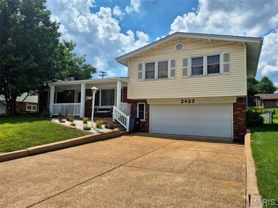 2423 Chaucer Ave