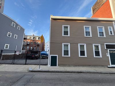 245 Gold St