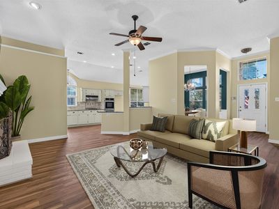 2608 Rochelle Dr