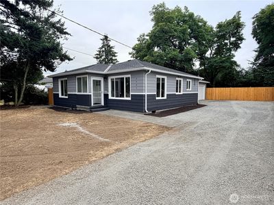 2405 NE 10th Street