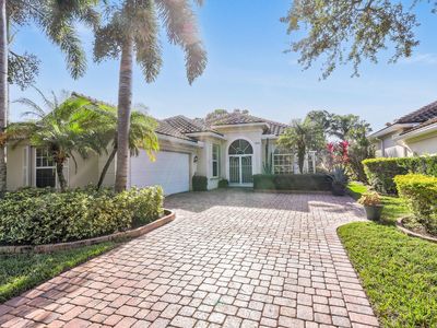 7993 SE Paurotis Lane