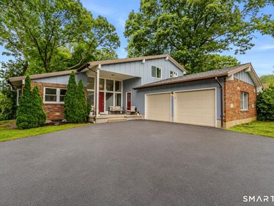 47 Colonial Drive