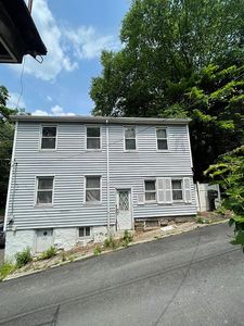 123 S 6th St