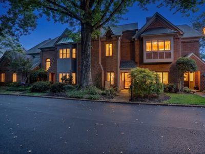 498 E Racquet Club Pl