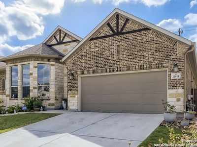 21011 Amalfi Oaks