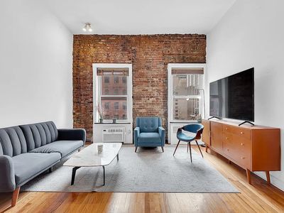 151 E 20th St APT 4D