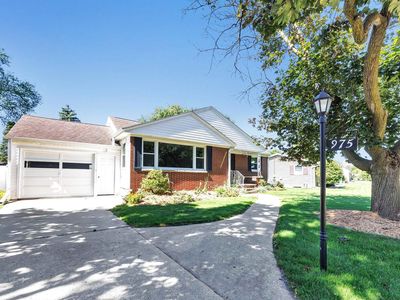 975 Coppens Rd
