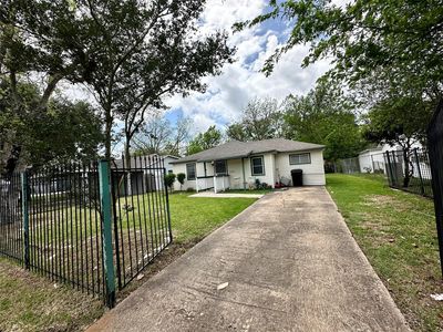 10206 Ashville Dr