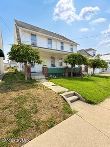 114 E 11th St