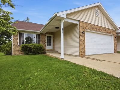 Property at 811 Westchester Pl, Charleston, IL