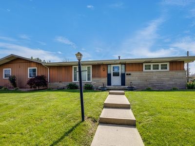 421 Country Club Dr