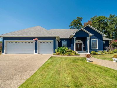 195 Chinook Dr
