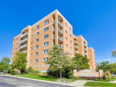 6815 N Milwaukee Ave APT 707