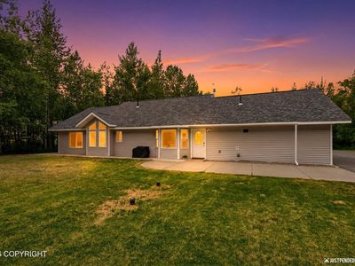 900 W Spruce Ave