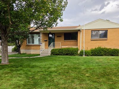 2067 E Sahara Dr