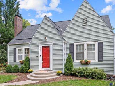 2828 Cedar Ave