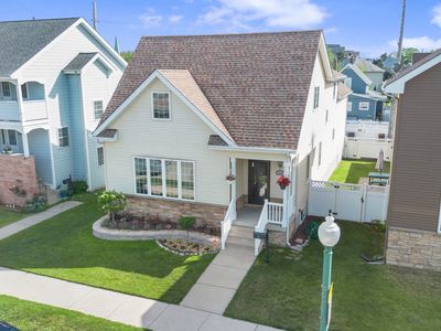 1600 Center St