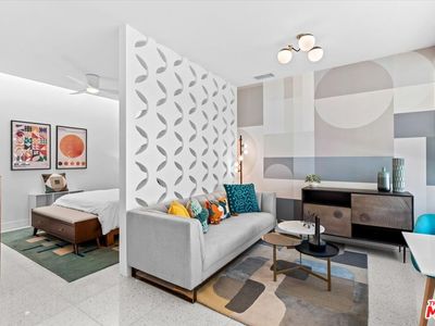426 N Hermosa Dr
