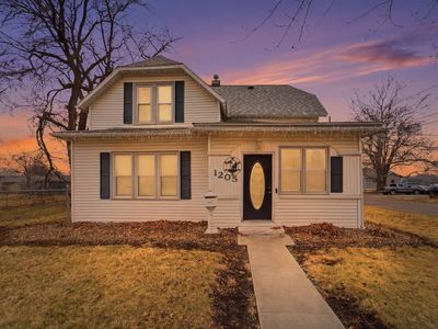Property at 1205 S 2nd St, Oskaloosa, IA