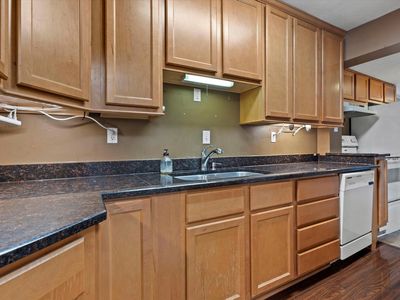 5006 North Port Washington ROAD