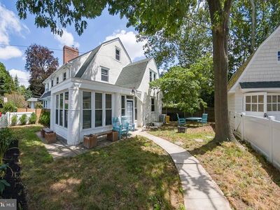 307 Tregaron Rd