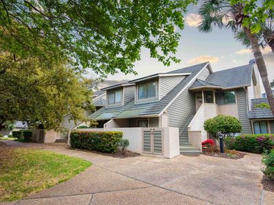 129 Hartland Dr. #8-D
