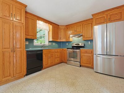 Property at 98 Pleasant St, Franklin, MA