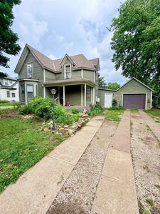 712 Hockaday St