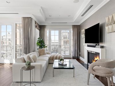 1000 Royal Court #1207